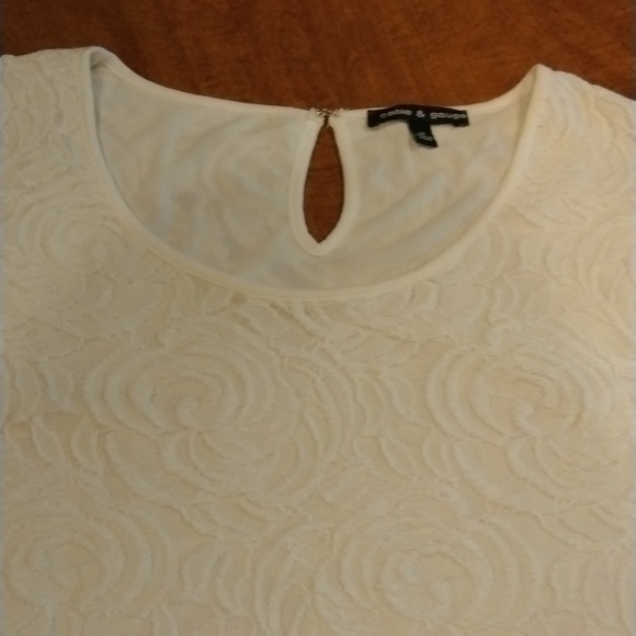 Cable and gauge Lacey lined short sleeve ladies top size  junior medium - Picture 2 of 6